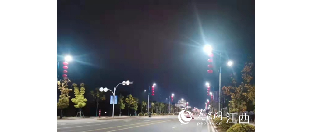 辦實(shí)事丨江西信豐：路燈亮了，蒼生樂了